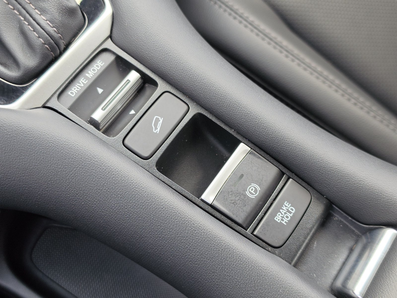 Used 2025 Honda HR-V EX-L image 28