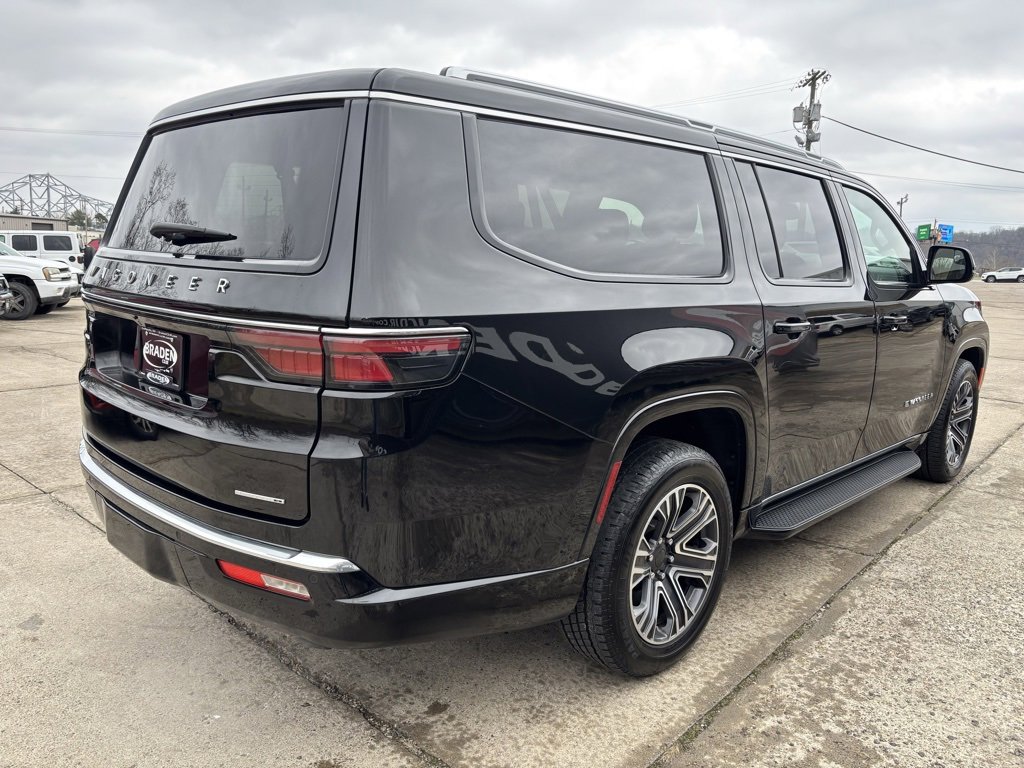 Used 2024 Jeep Wagoneer L Series II w/ Flexible Seating Group image 7