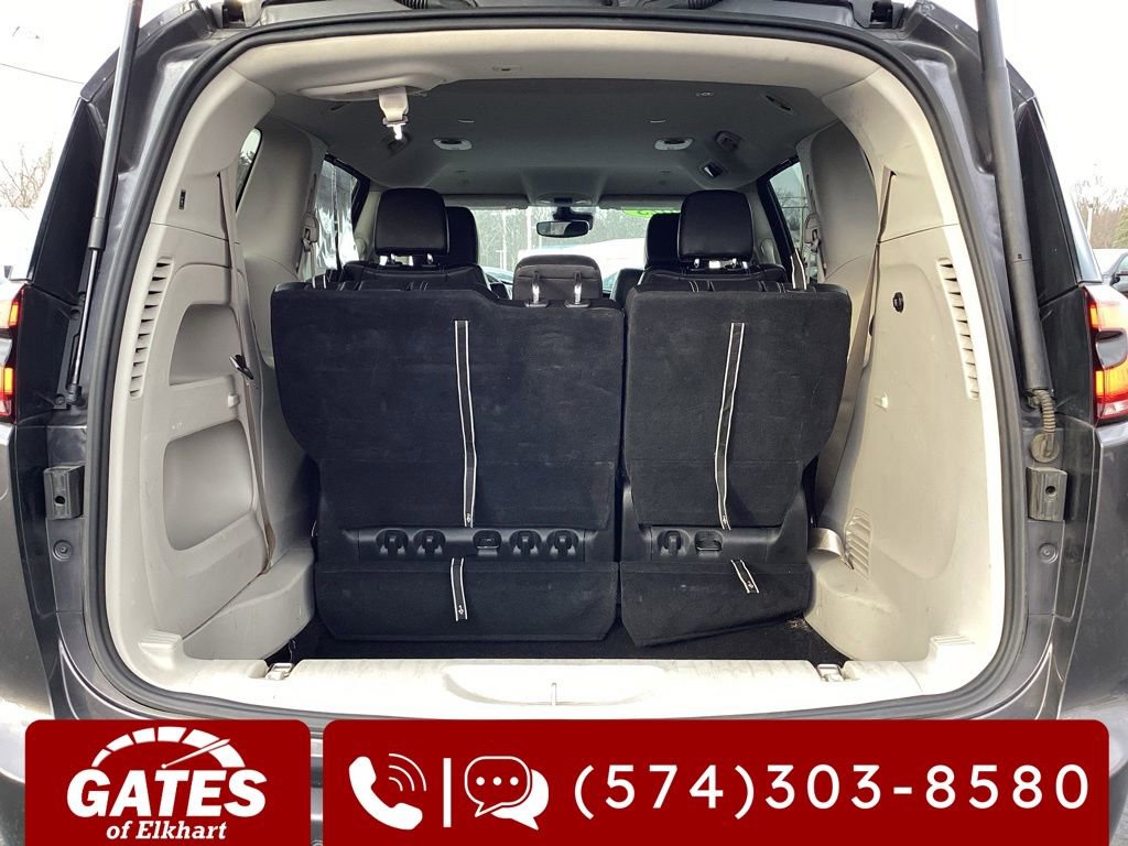 Used 2023 Chrysler Pacifica Touring-L FWD image 9