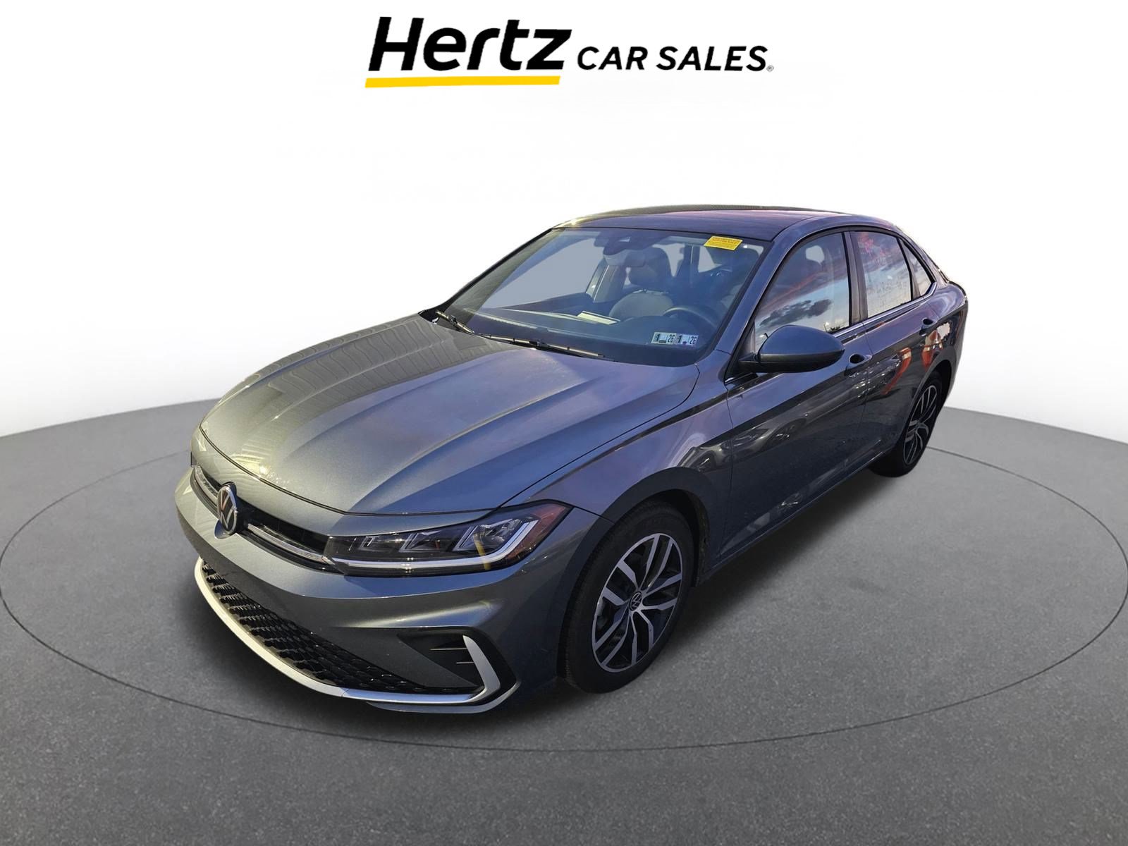 Used 2025 Volkswagen Jetta SE image 3