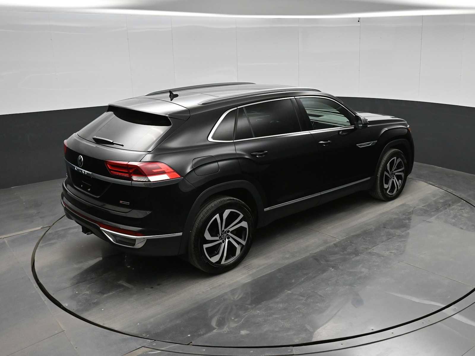 Used 2021 Volkswagen Atlas Cross Sport SEL Premium AWD/4WD image 29
