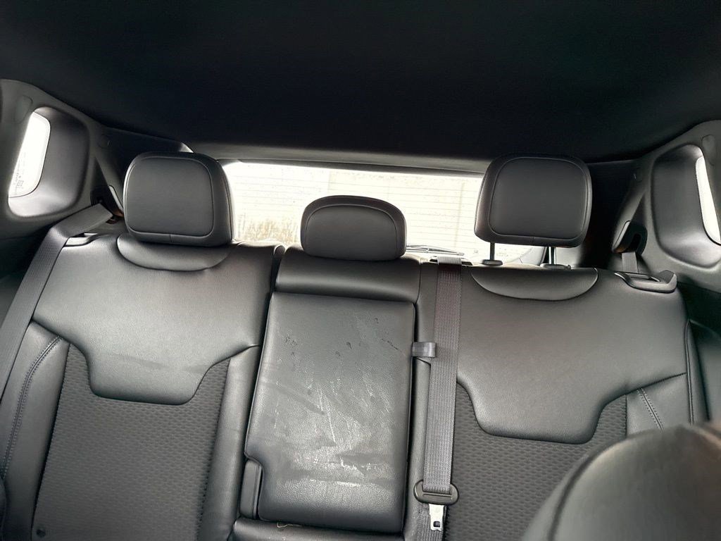 Used 2024 Jeep Compass Latitude image 9