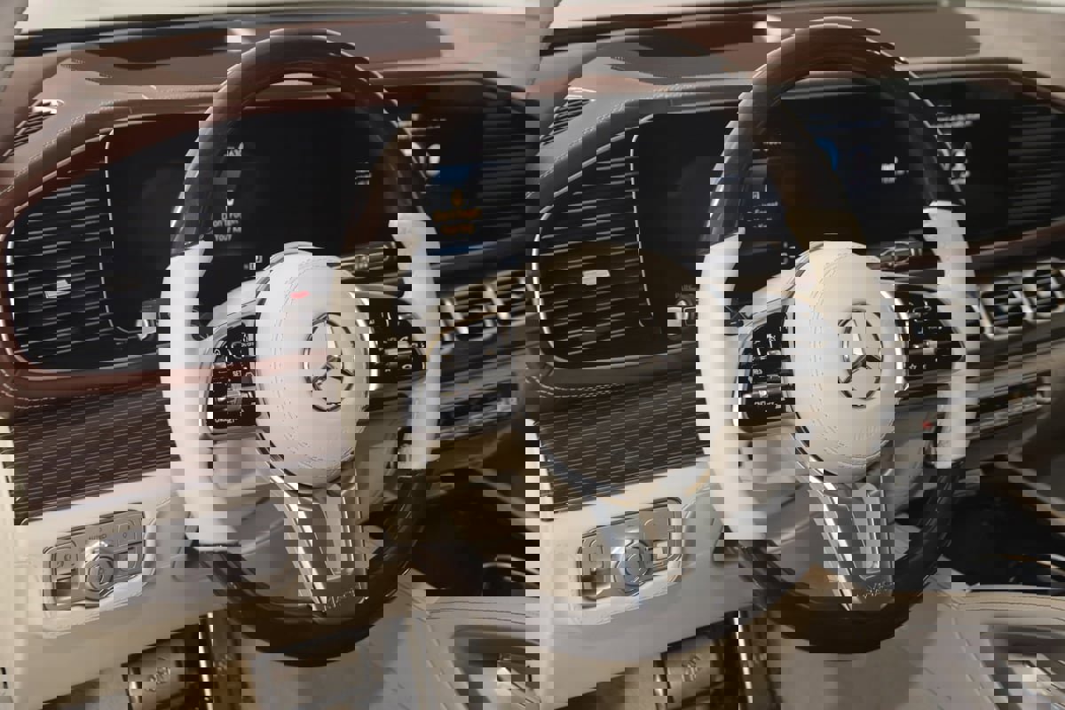 Used 2022 Mercedes-Benz Maybach GLS 600 4MATIC image 7