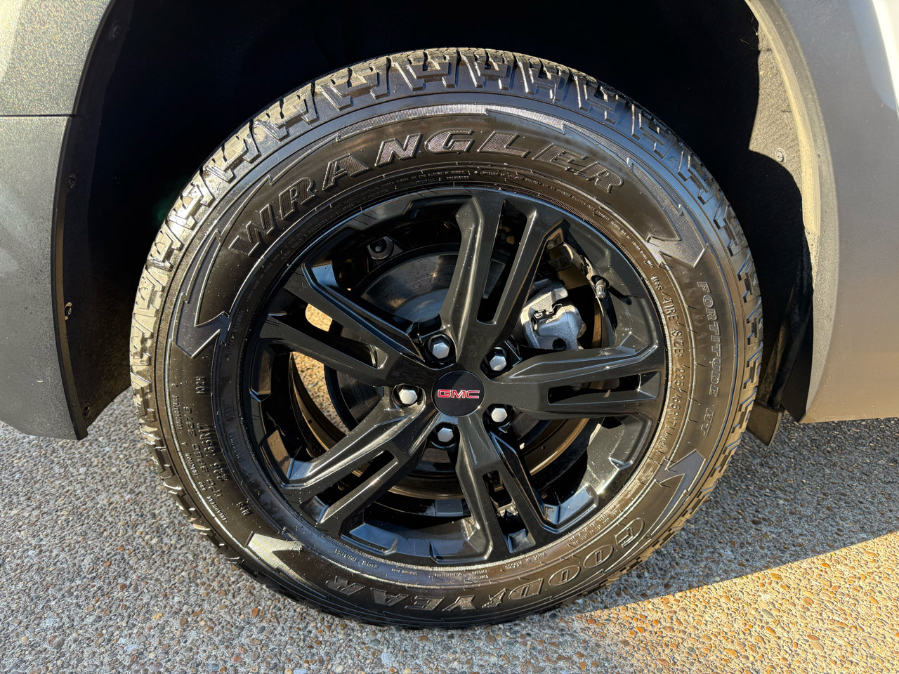 Used 2023 GMC Terrain AT4 image 6