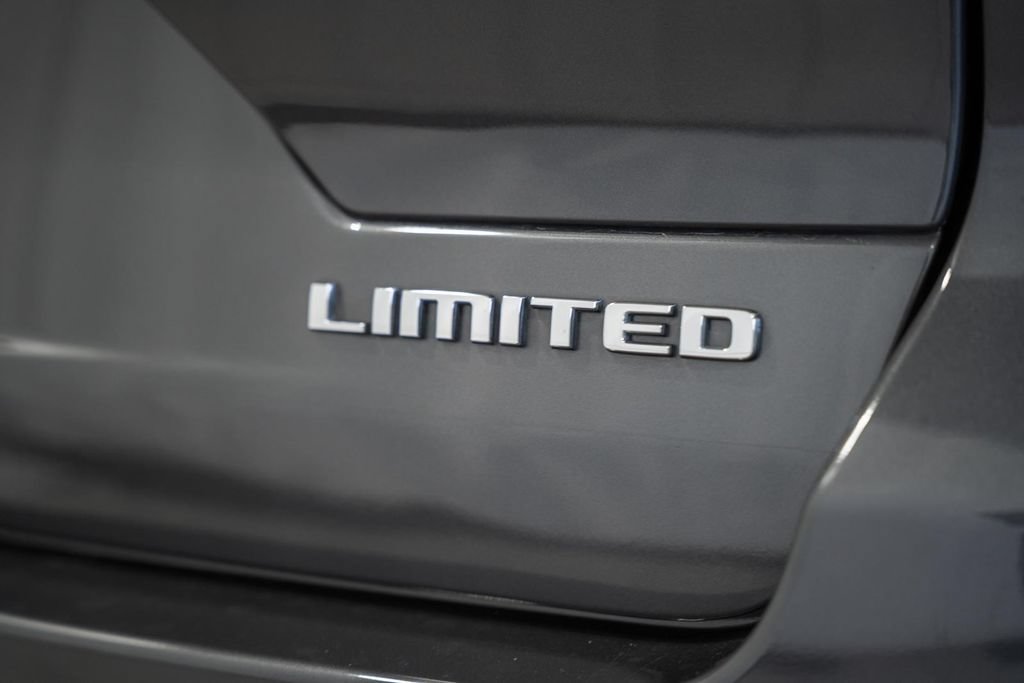 Used 2023 Jeep Grand Cherokee Limited AWD/4WD image 8