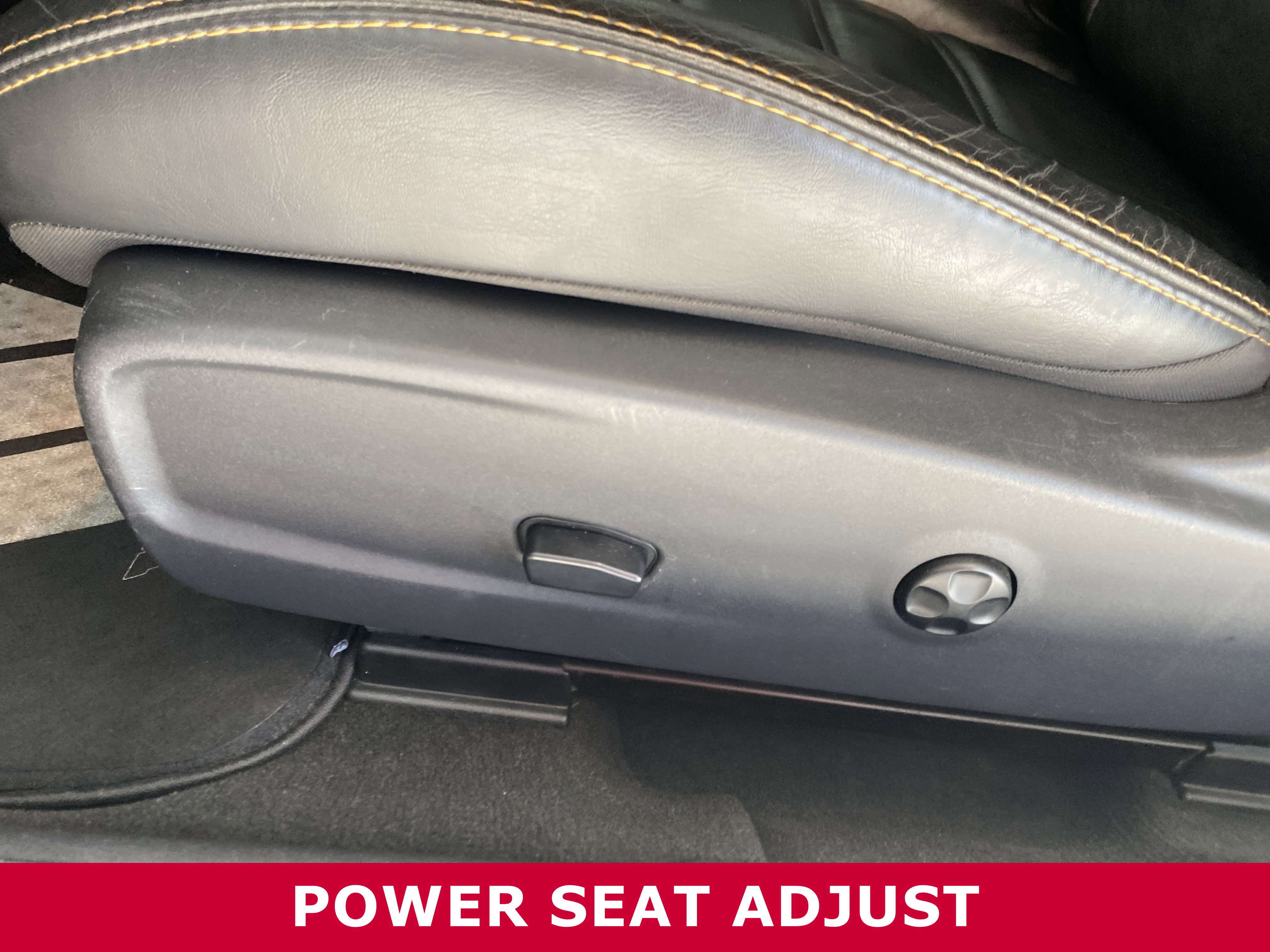 Used 2014 Dodge Challenger R/T image 19