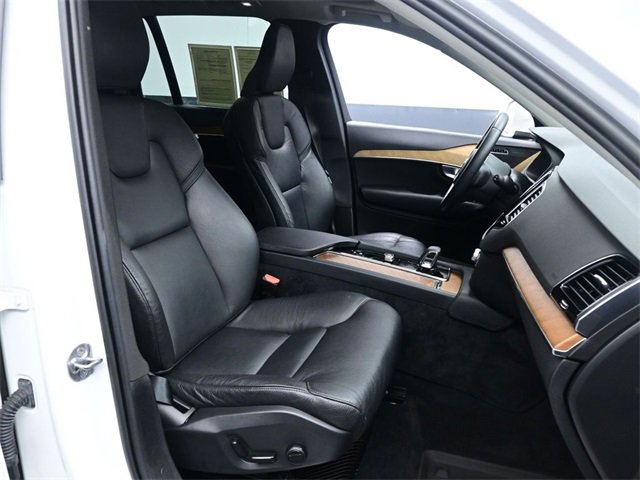 Used 2023 Volvo XC90 B6 Plus w/ Protection Package image 33