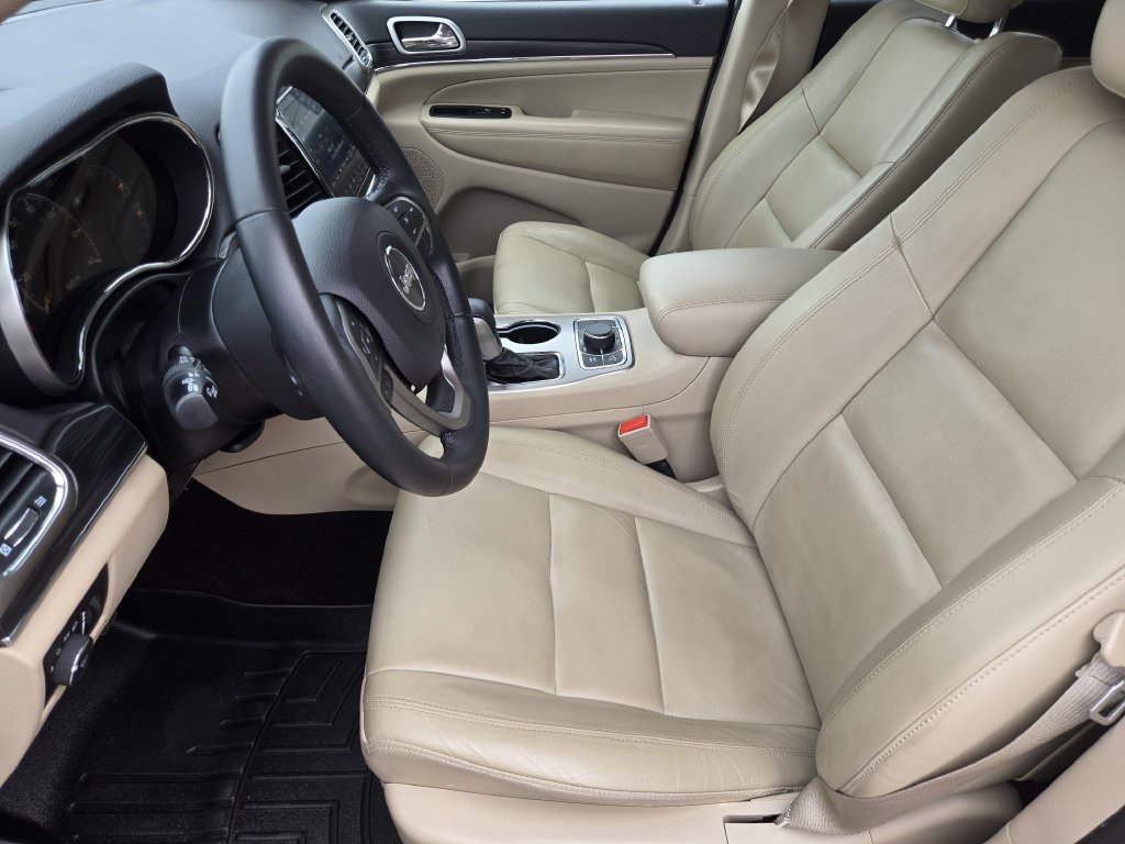 Used 2019 Jeep Grand Cherokee Limited AWD/4WD image 14