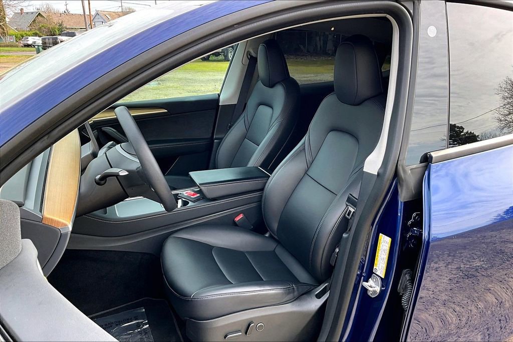 Used 2023 Tesla Model Y Long Range image 9