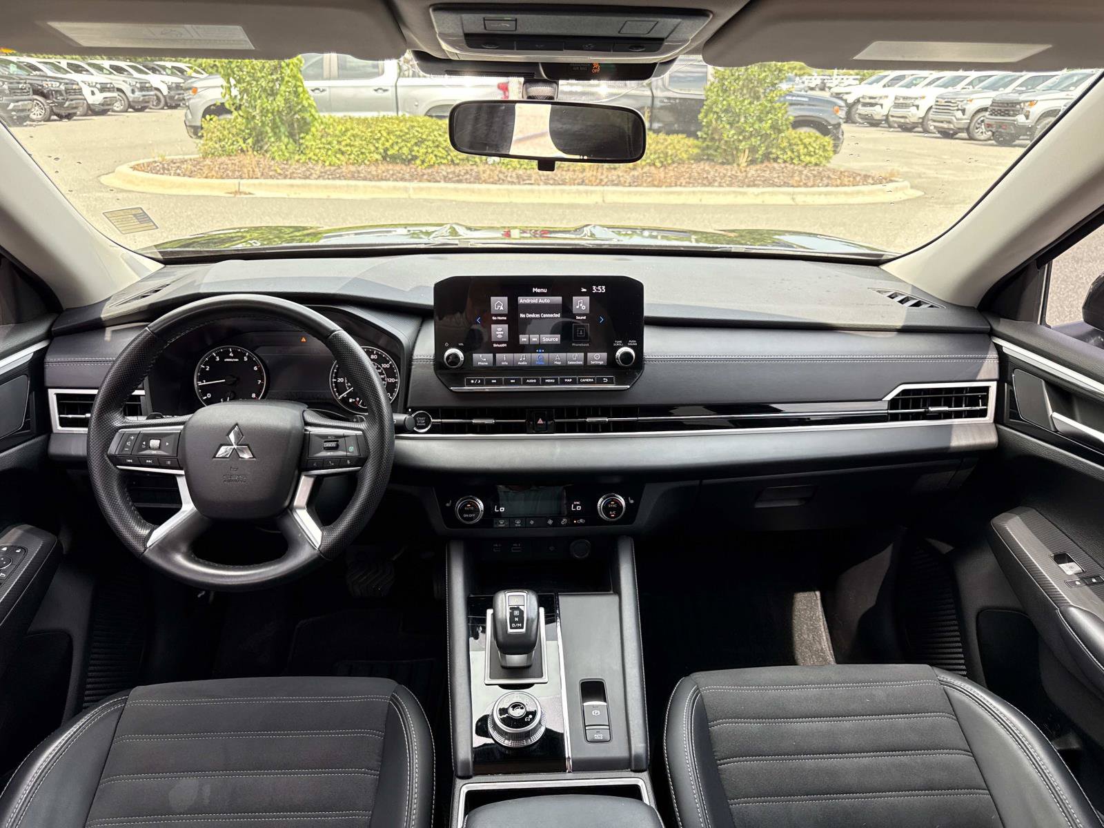 Used 2024 Mitsubishi Outlander SE Black Edition FWD image 13