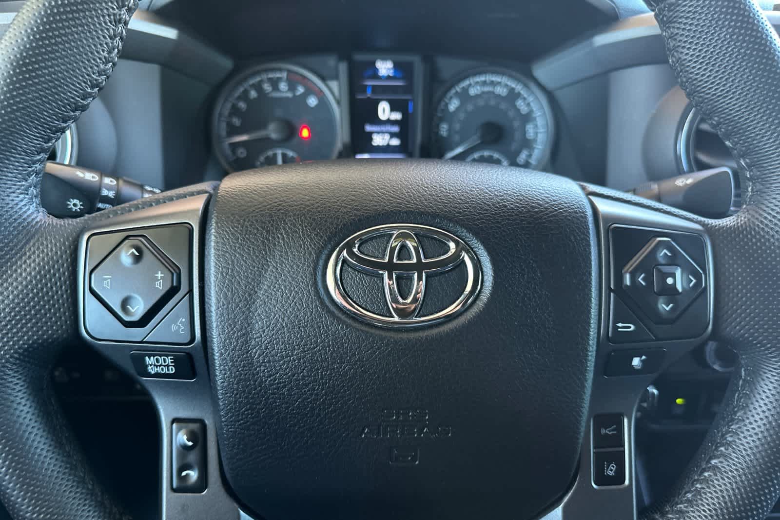 Used 2021 Toyota Tacoma TRD Off-Road w/ Technology Package AWD/4WD image 24