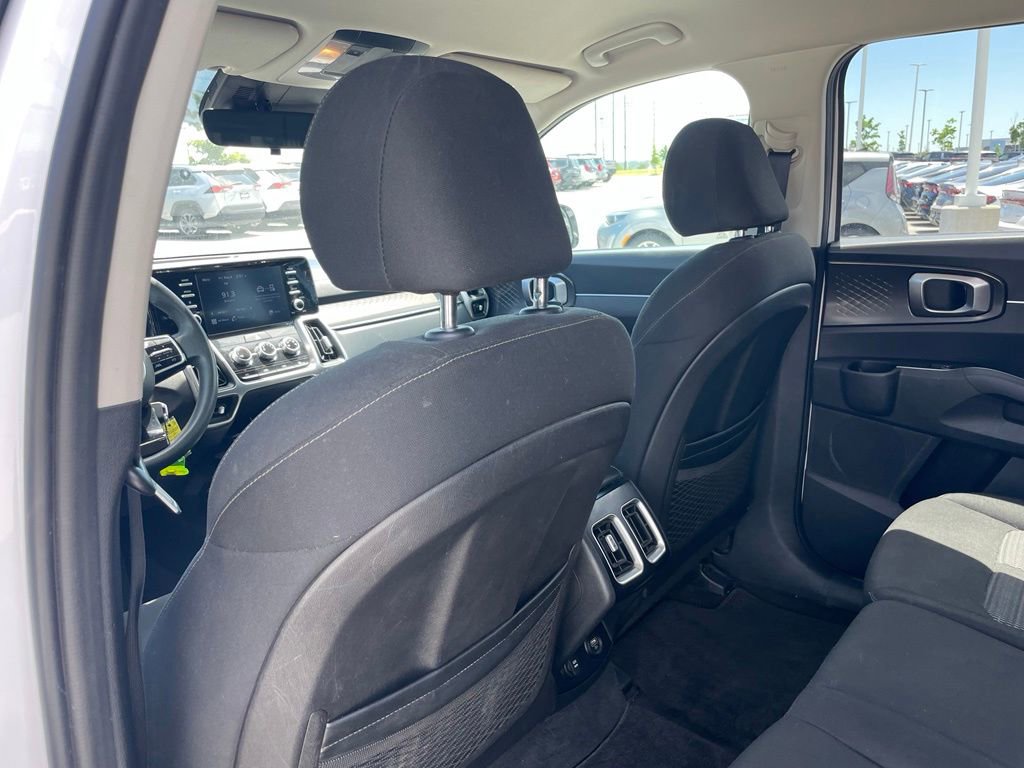 Used 2021 Kia Sorento LX FWD image 25