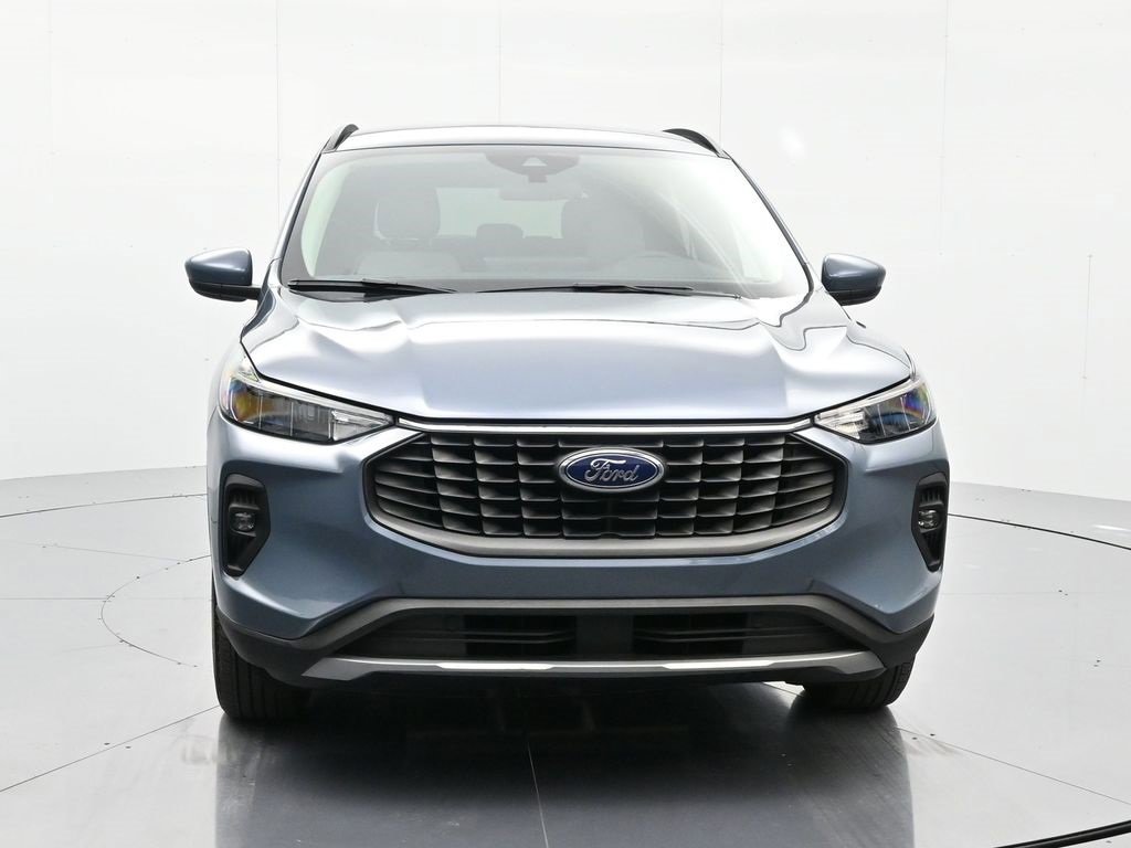 Certified 2025 Ford Escape SE w/ Class II Trailer Tow Package image 2