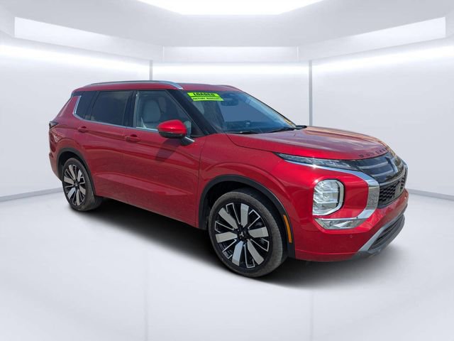 Used 2025 Mitsubishi Outlander SEL image 2