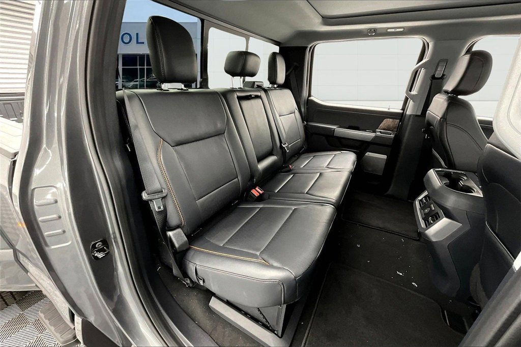 New 2026 Ford F350 4x4 Crew Cab DRW Super Duty image 10