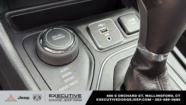 Used 2022 Jeep Cherokee Latitude Lux w/ Sun & Sound Group AWD/4WD image 19