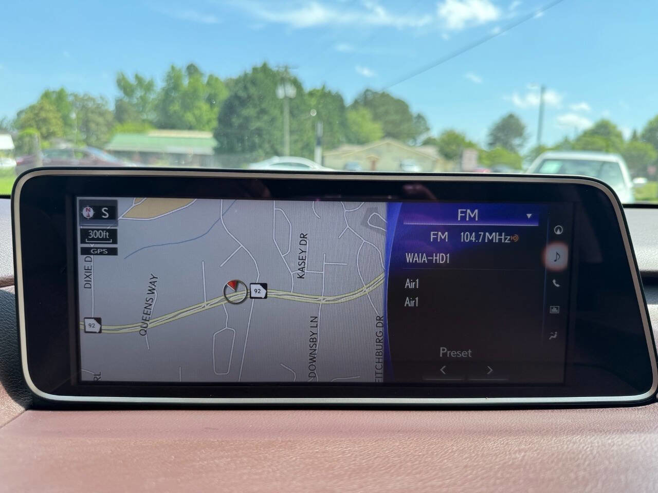 Used 2017 Lexus RX 450h AWD image 25