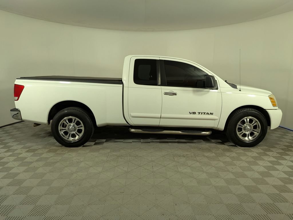 Used 2006 Nissan Titan SE RWD image 2
