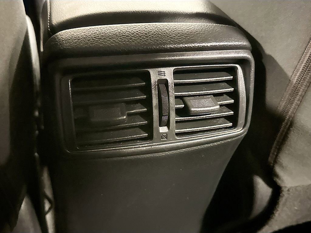 Used 2016 Nissan Rogue S image 27