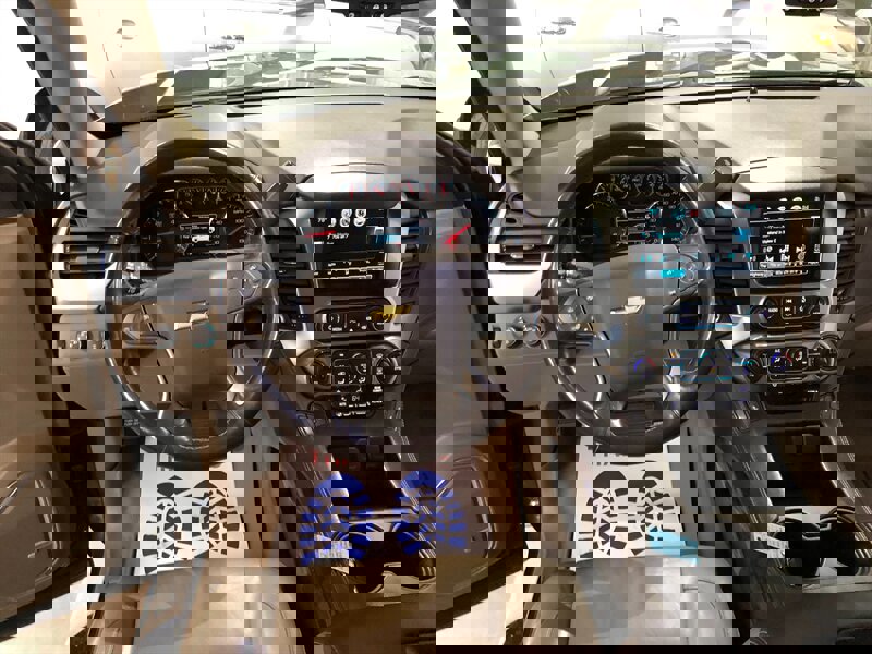 Used 2019 Chevrolet Suburban LT w/ LT Signature Package image 9