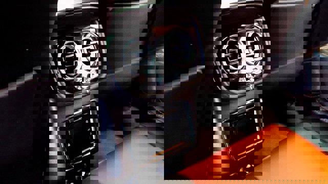 Used 2018 Bentley Bentayga image 23