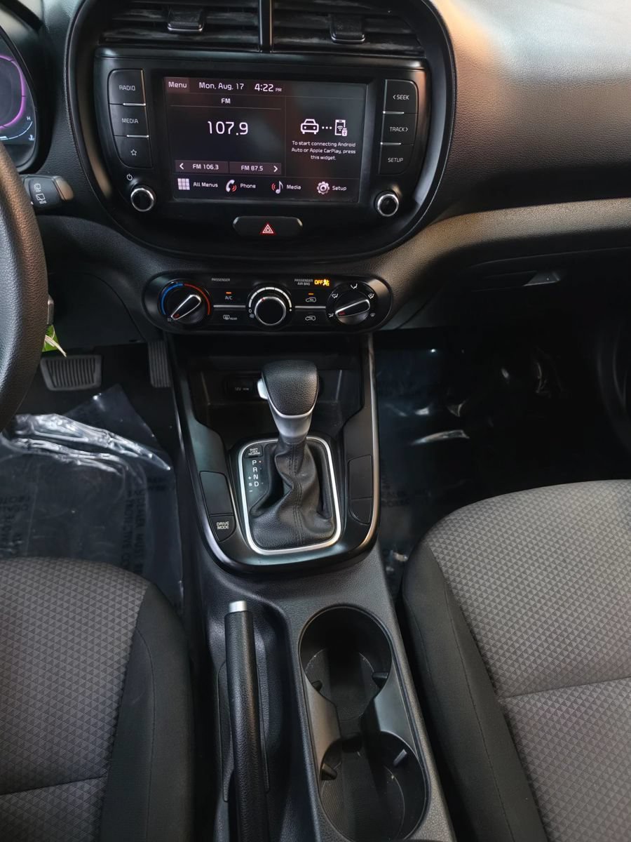 Used 2024 Kia Soul LX w/ LX Technology Package FWD image 22