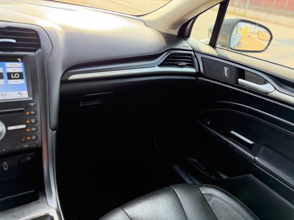 Used 2018 Ford Fusion Titanium AWD/4WD image 18