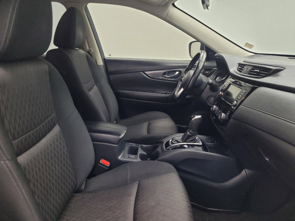 Used 2020 Nissan Rogue SV w/ Premium Package image 21