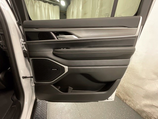 New 2026 Jeep Grand Wagoneer L Limited AWD/4WD image 24