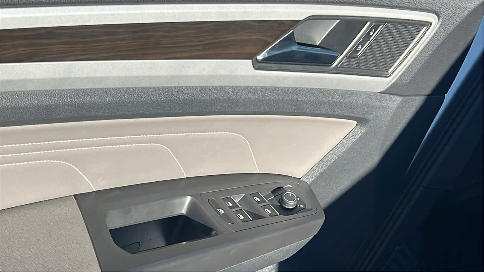 Used 2022 Volkswagen Atlas SE image 22