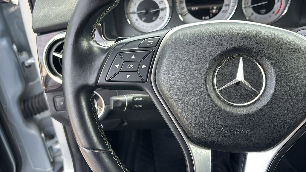 Used 2013 Mercedes-Benz GLK 250 BlueTEC 4MATIC image 17