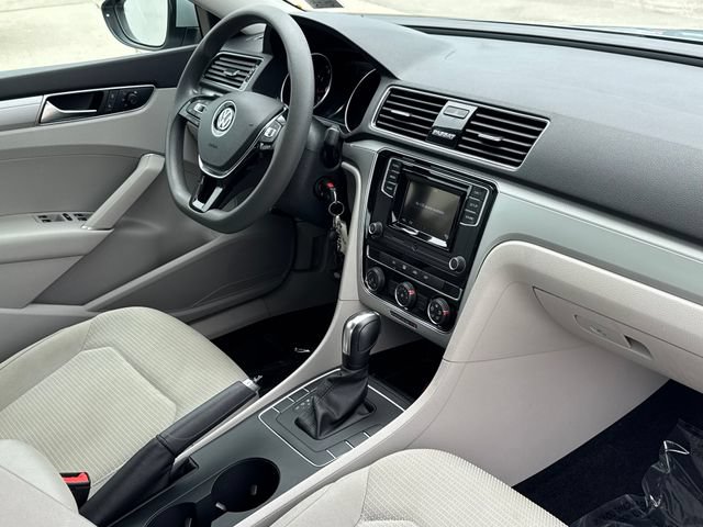 Used 2018 Volkswagen Passat 2.0T S w/ Driver Assistance Package FWD image 9