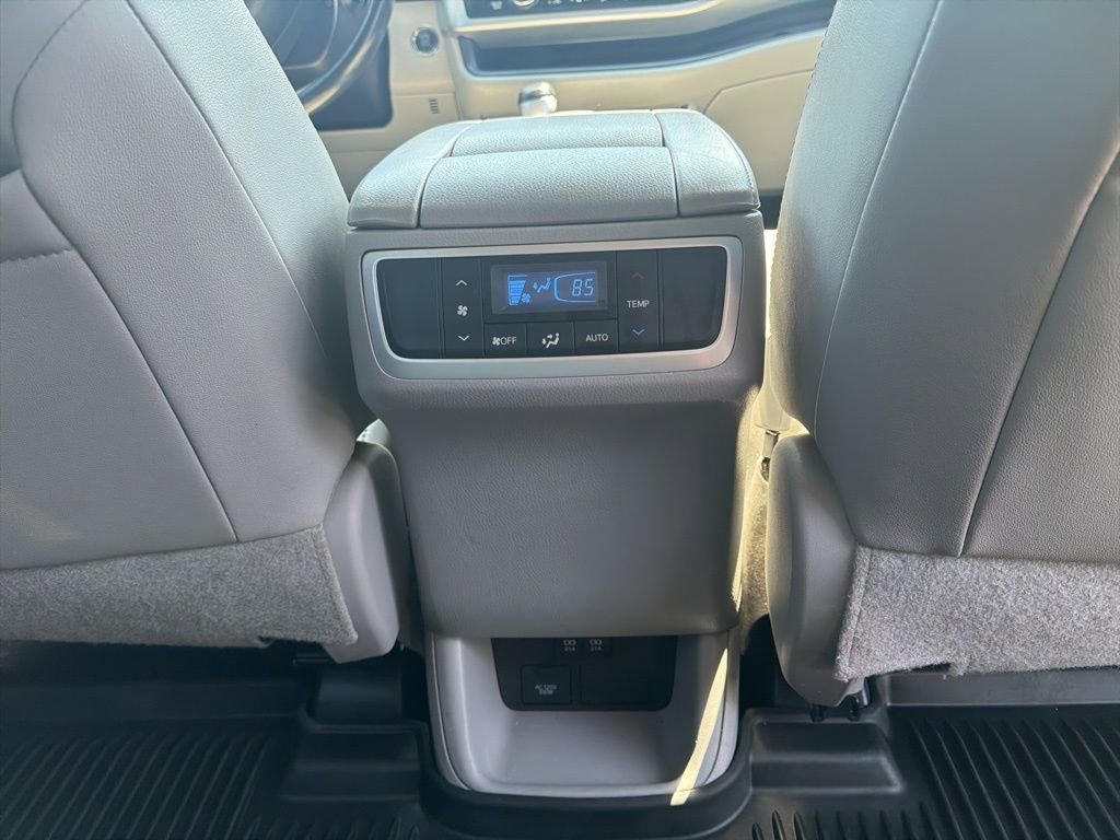 Certified 2018 Toyota Highlander XLE image 14
