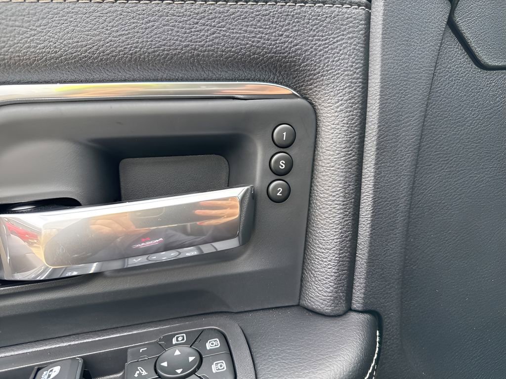 New 2026 RAM 2500 Laramie AWD/4WD image 47