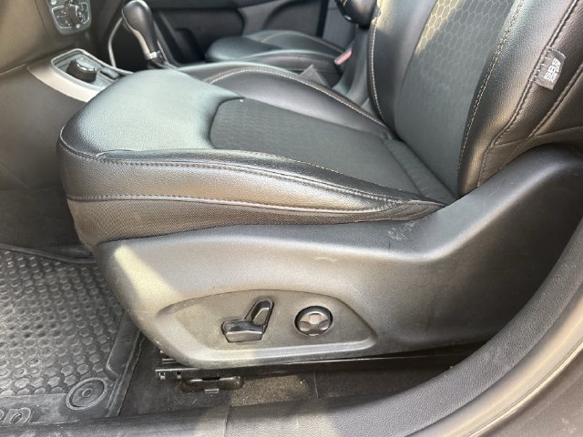 Used 2019 Jeep Compass Latitude w/ Popular Equipment Group AWD/4WD image 27