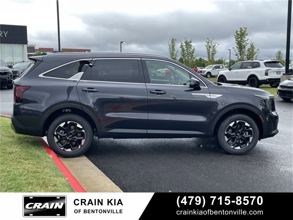 New 2025 Kia Sorento S image 9