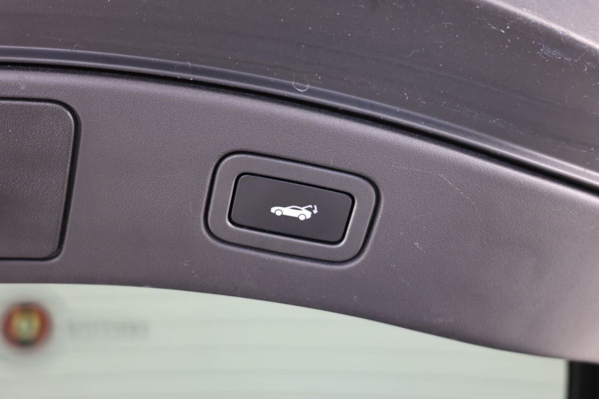 Used 2020 Jaguar F-TYPE Checkered Flag RWD image 33