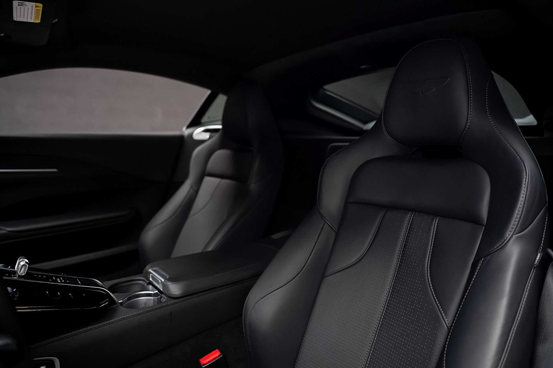 Used 2025 Aston Martin V8 Vantage Coupe RWD image 58