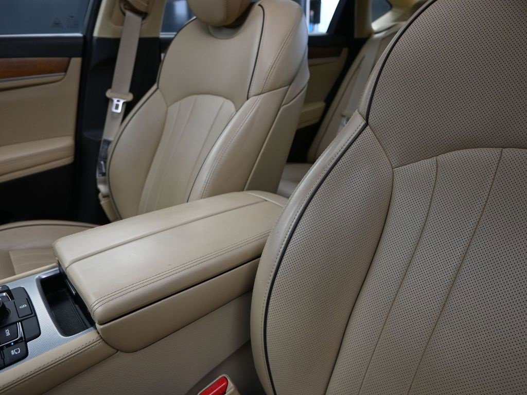 Used 2018 Genesis G80 3.8 w/ Option Group 03 image 14