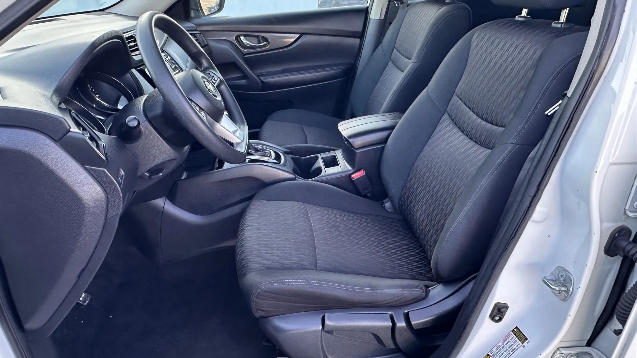 Used 2017 Nissan Rogue S image 10