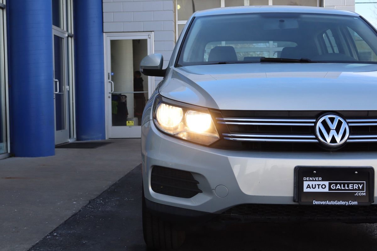 Used 2012 Volkswagen Tiguan S image 23