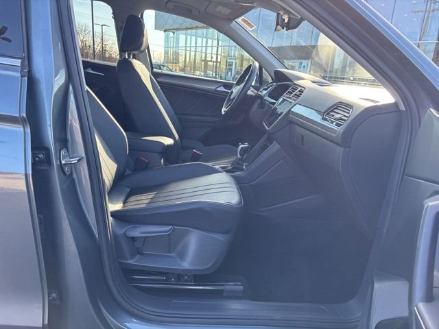 Used 2024 Volkswagen Tiguan SE image 22