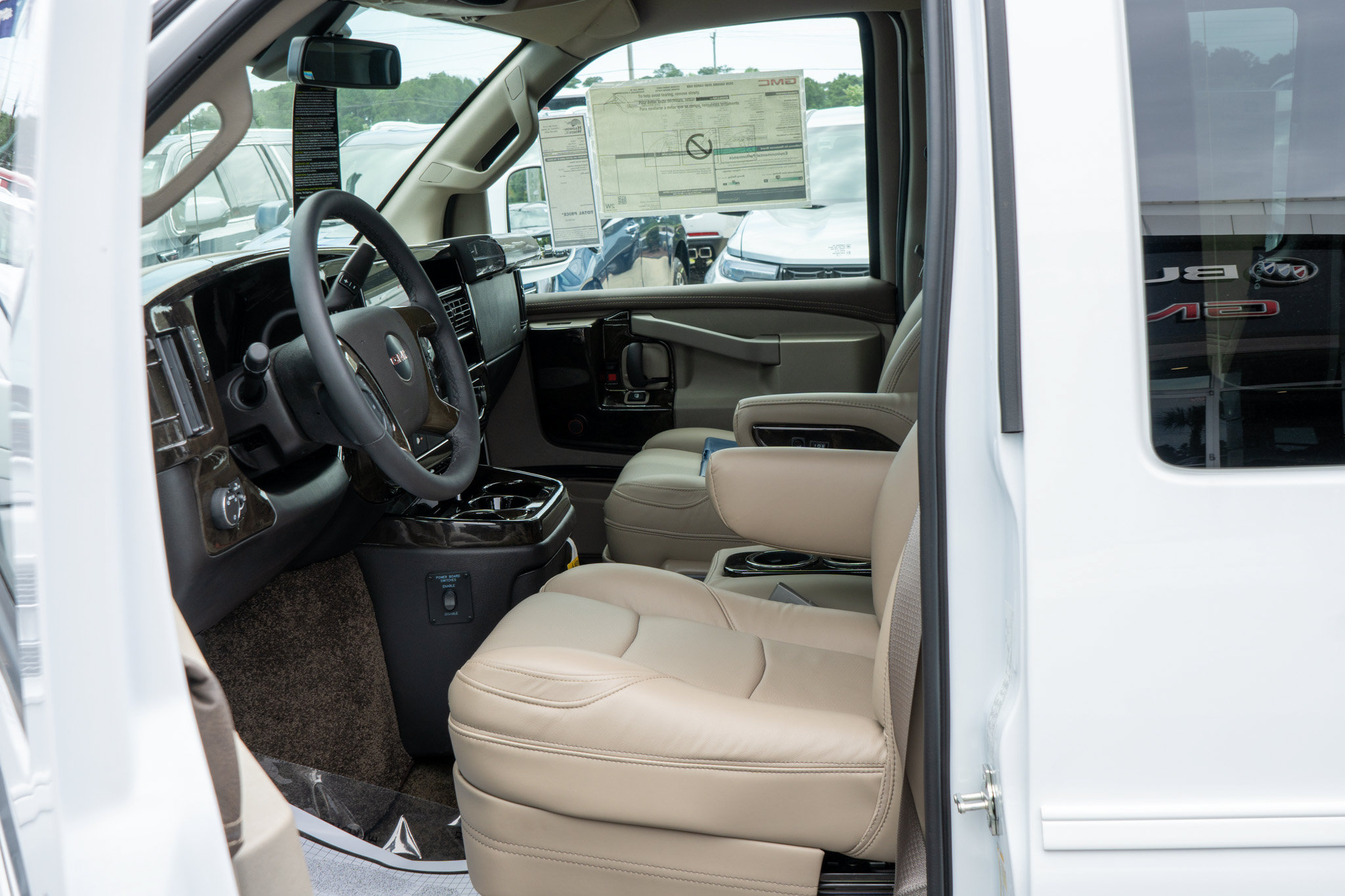 New 2026 GMC Savana 2500 w/ Driver Convenience Package RWD image 29