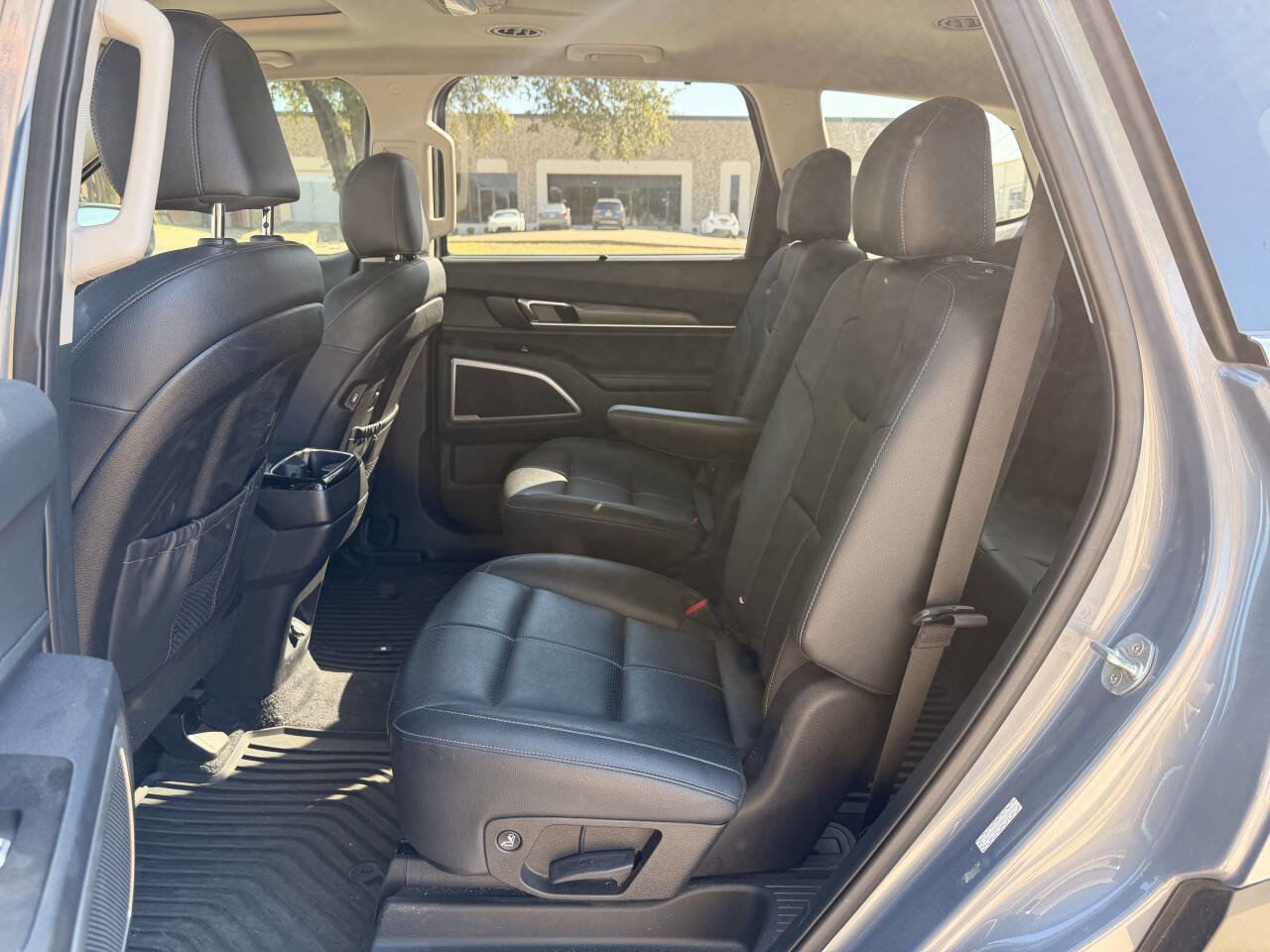 Used 2022 Kia Telluride EX w/ EX Premium Package FWD image 9