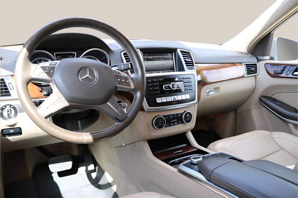 Used 2014 Mercedes-Benz GL 550 4MATIC image 15