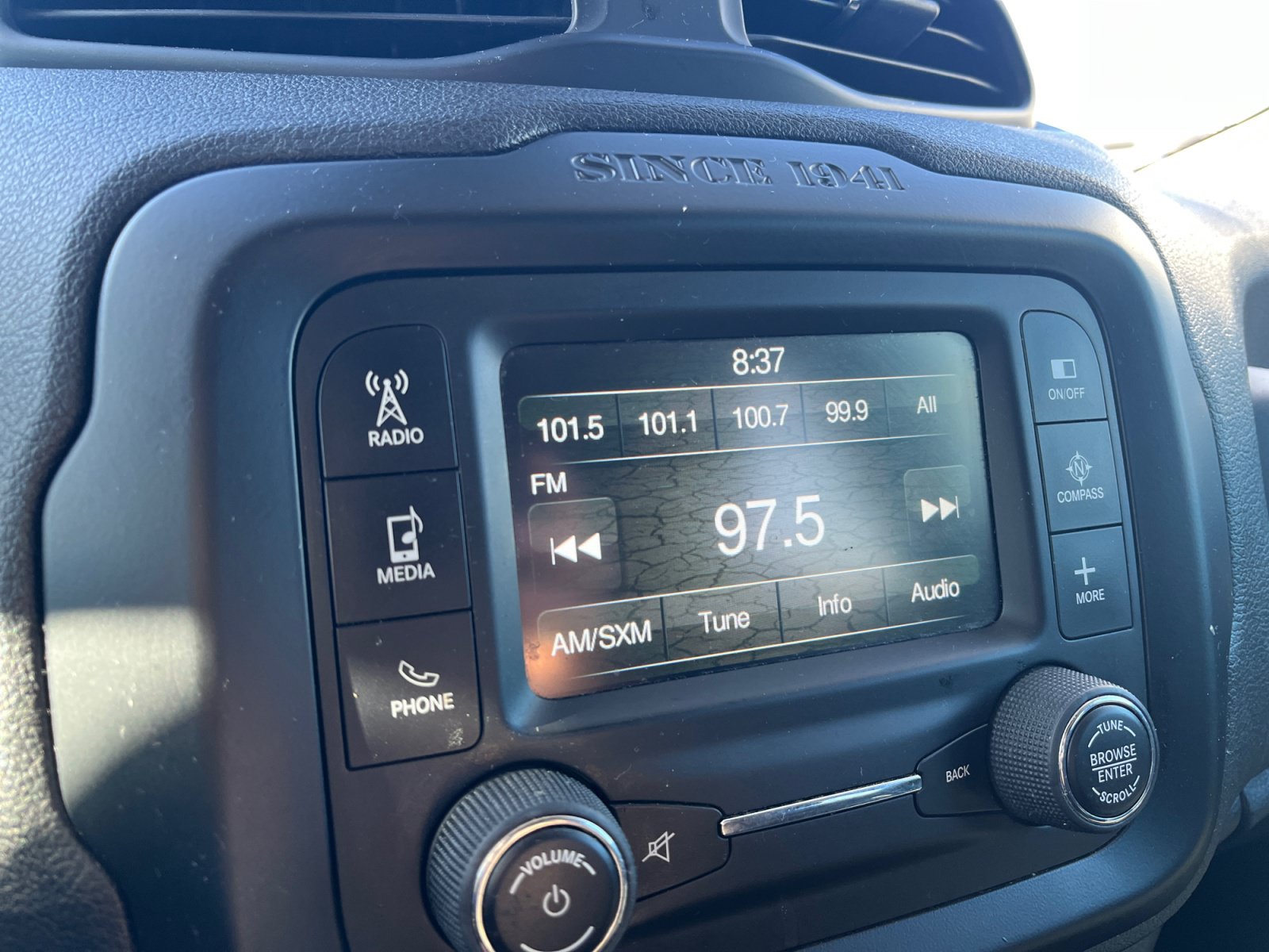 Used 2016 Jeep Renegade Latitude w/ Safety & Security Group FWD image 22