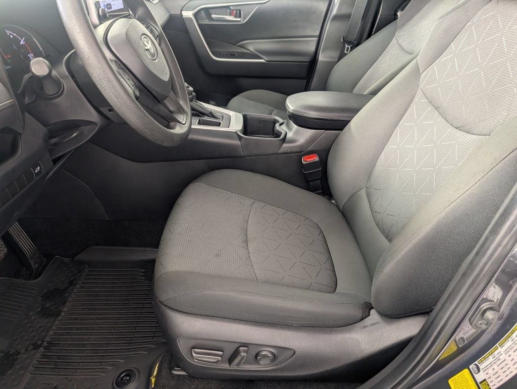 Used 2024 Toyota RAV4 XLE w/ Convenience Package FWD image 14
