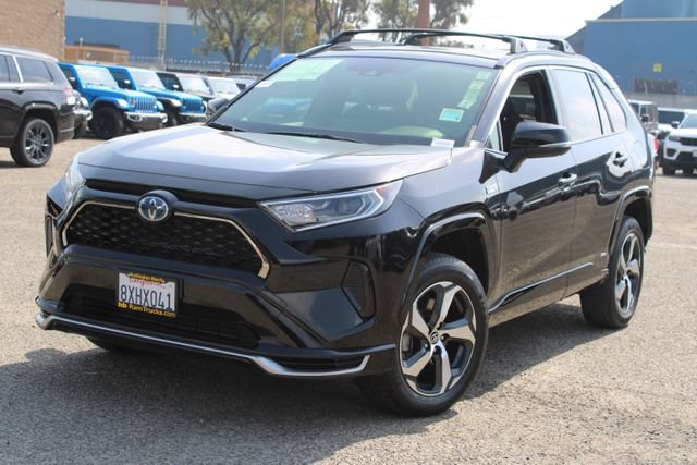 Used 2021 Toyota RAV4 SE w/ Weather & Moonroof Package AWD/4WD image 9