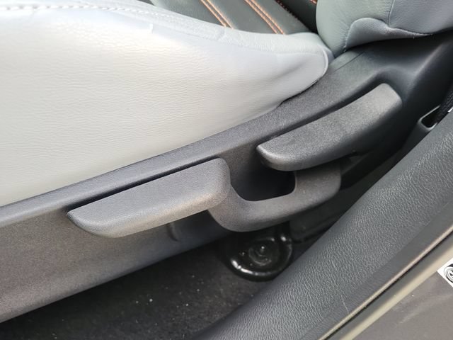 Used 2021 Nissan Kicks SR w/ SR Premium Package FWD image 12
