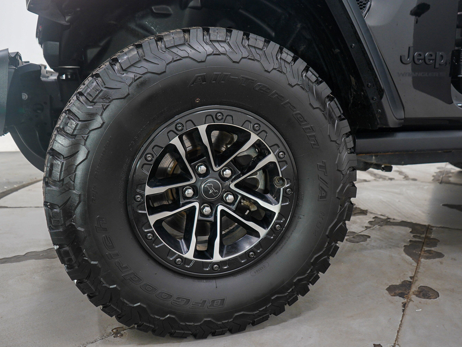 Used 2024 Jeep Wrangler Willys AWD/4WD image 30